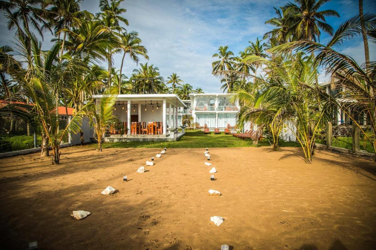 Hotel Infinity Of Sri Lanka Paiyagala Exterior foto