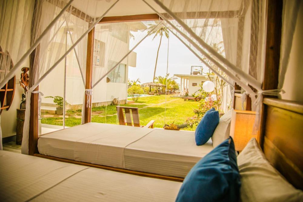 Hotel Infinity Of Sri Lanka Paiyagala Exterior foto