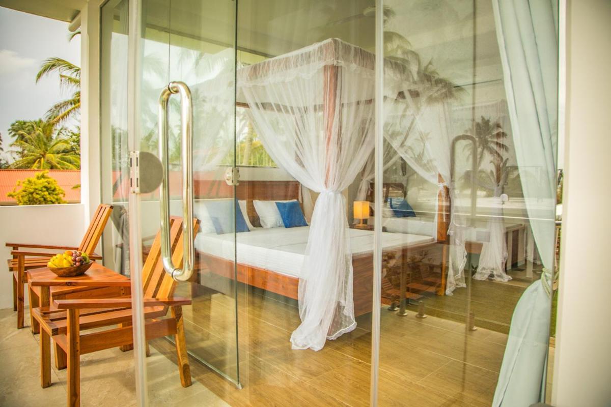 Hotel Infinity Of Sri Lanka Paiyagala Exterior foto