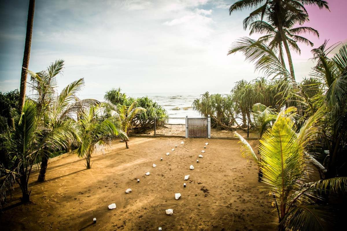 Hotel Infinity Of Sri Lanka Paiyagala Exterior foto