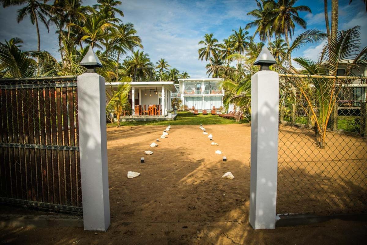 Hotel Infinity Of Sri Lanka Paiyagala Exterior foto